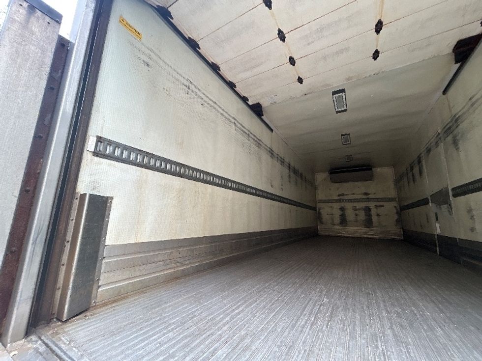 Refrigerated Truck-Light and Medium Duty Trucks-Isuzu-2019-NRR-Braintree-MA-232,201\n\t\tmiles-$ 28,000 - Image 11