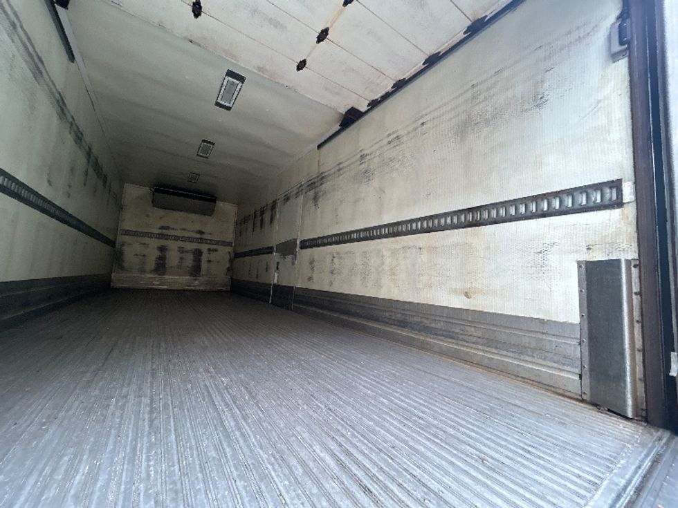Refrigerated Truck-Light and Medium Duty Trucks-Isuzu-2019-NRR-Braintree-MA-232,201\n\t\tmiles-$ 28,000 - Image 12