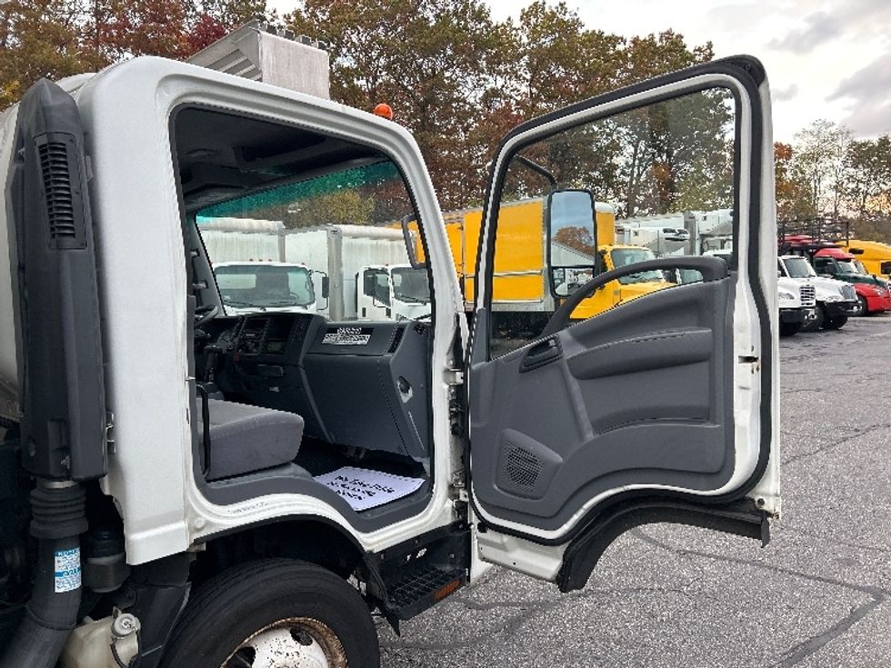 Refrigerated Truck-Light and Medium Duty Trucks-Isuzu-2019-NRR-Braintree-MA-232,201\n\t\tmiles-$ 28,000 - Image 20