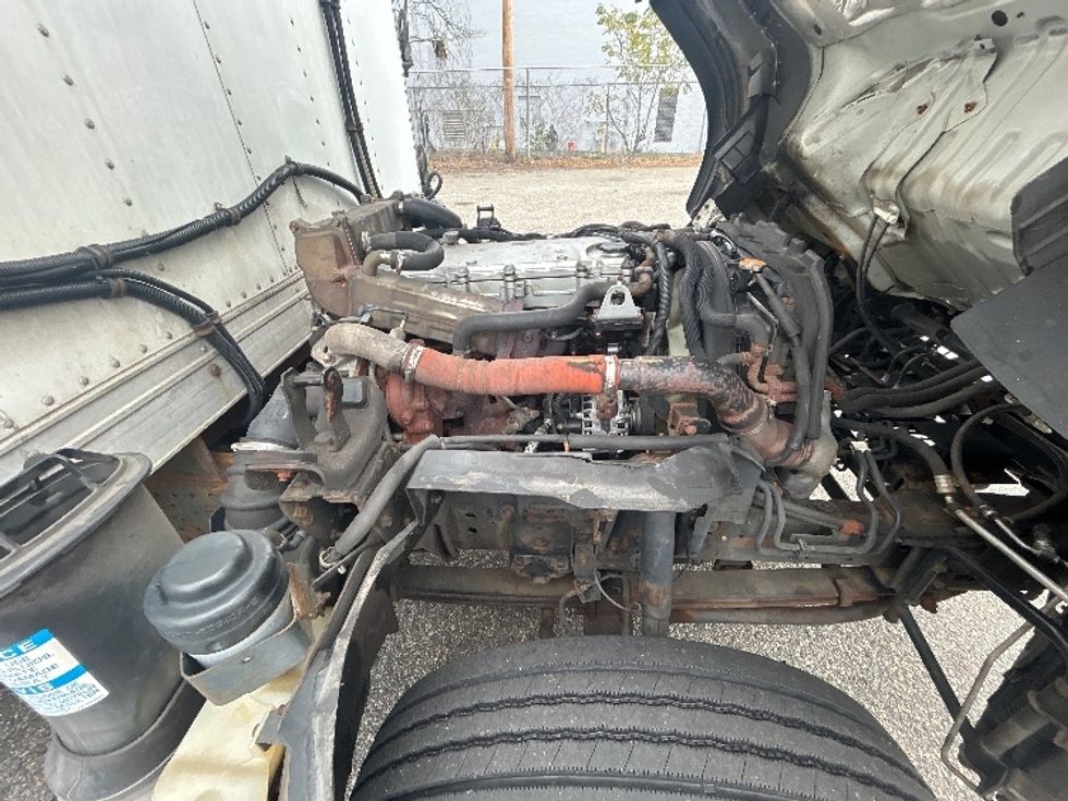 Refrigerated Truck-Light and Medium Duty Trucks-Isuzu-2019-NRR-Braintree-MA-232,201\n\t\tmiles-$ 28,000 - Image 23