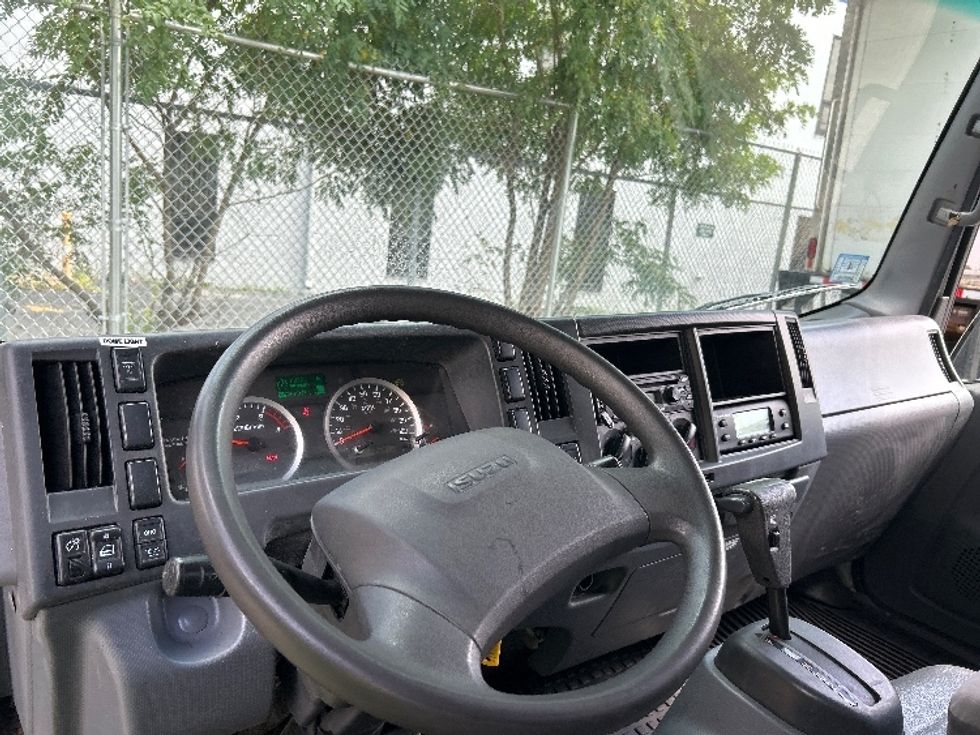 Refrigerated Truck-Light and Medium Duty Trucks-Isuzu-2019-NRR-Braintree-MA-234,690\n\t\tmiles-$ 27,750 - Image 17