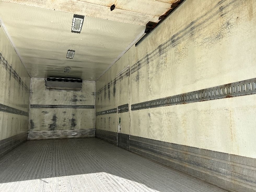 Refrigerated Truck-Light and Medium Duty Trucks-Isuzu-2019-NRR-Braintree-MA-263,747\n\t\tmiles-$ 22,000 - Image 12