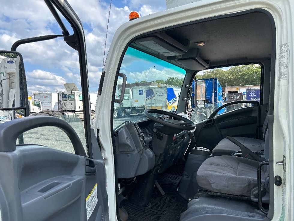 Refrigerated Truck-Light and Medium Duty Trucks-Isuzu-2019-NRR-Braintree-MA-263,747\n\t\tmiles-$ 22,000 - Image 16
