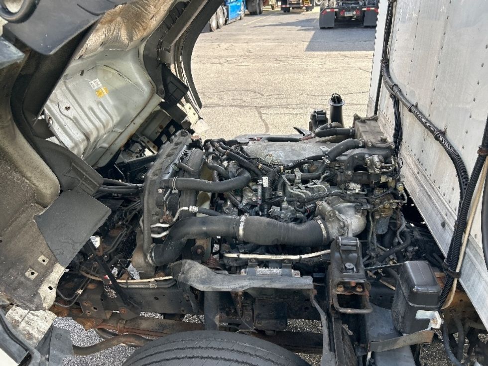 Refrigerated Truck-Light and Medium Duty Trucks-Isuzu-2019-NRR-Braintree-MA-263,747\n\t\tmiles-$ 22,000 - Image 24