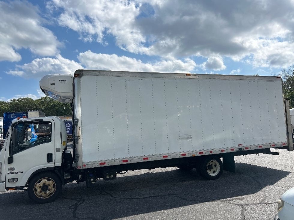 Refrigerated Truck-Light and Medium Duty Trucks-Isuzu-2019-NRR-Braintree-MA-263,747\n\t\tmiles-$ 22,000 - Image 4