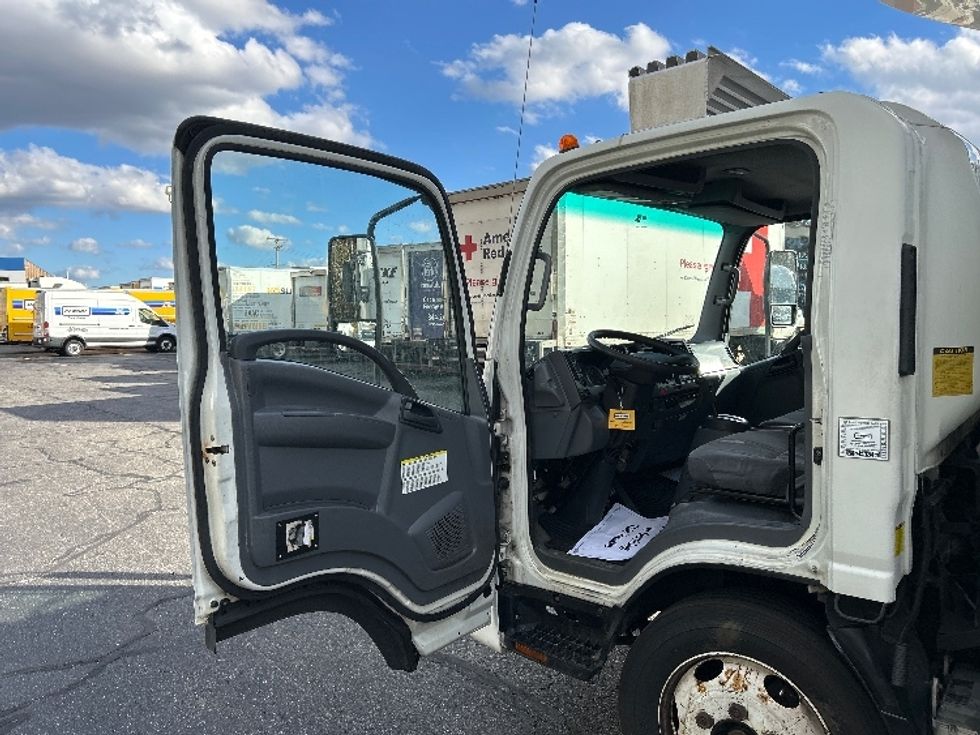 Refrigerated Truck-Light and Medium Duty Trucks-Isuzu-2019-NRR-Braintree-MA-269,723\n\t\tmiles-$ 20,750 - Image 16