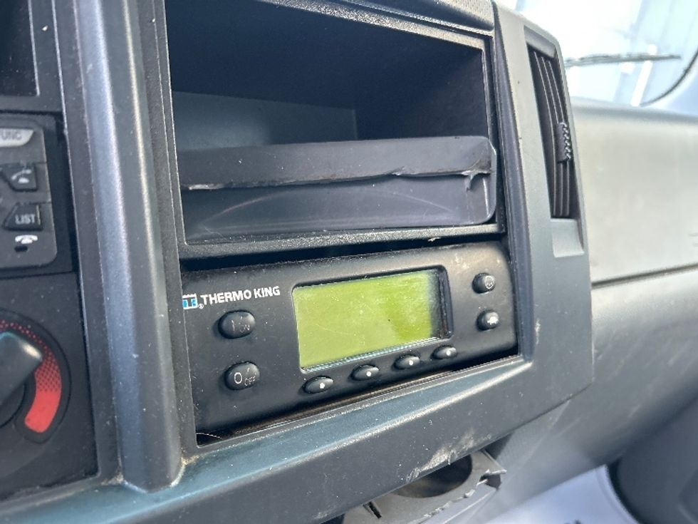 Refrigerated Truck-Light and Medium Duty Trucks-Isuzu-2019-NRR-Braintree-MA-269,723\n\t\tmiles-$ 20,750 - Image 25