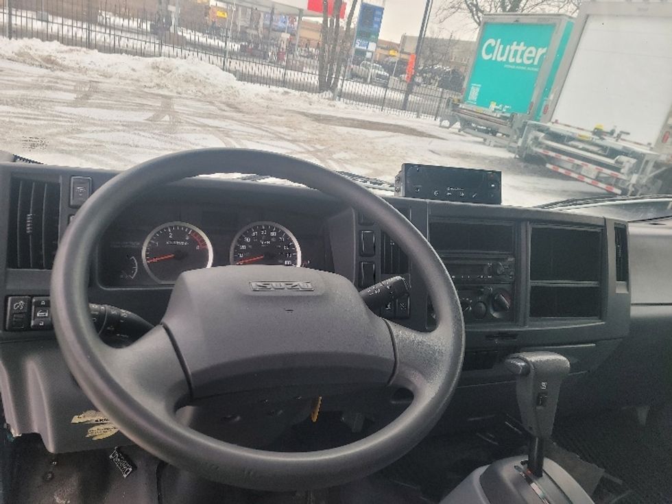Refrigerated Truck-Light and Medium Duty Trucks-Isuzu-2019-NRR-Chicago (Melrose Park)-IL-112,925\n\t\tmiles-$ 52,500 - Image 18