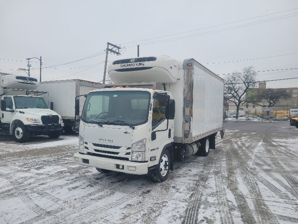 Refrigerated Truck-Light and Medium Duty Trucks-Isuzu-2019-NRR-Chicago (Melrose Park)-IL-112,925\n\t\tmiles-$ 52,500 - Image 3