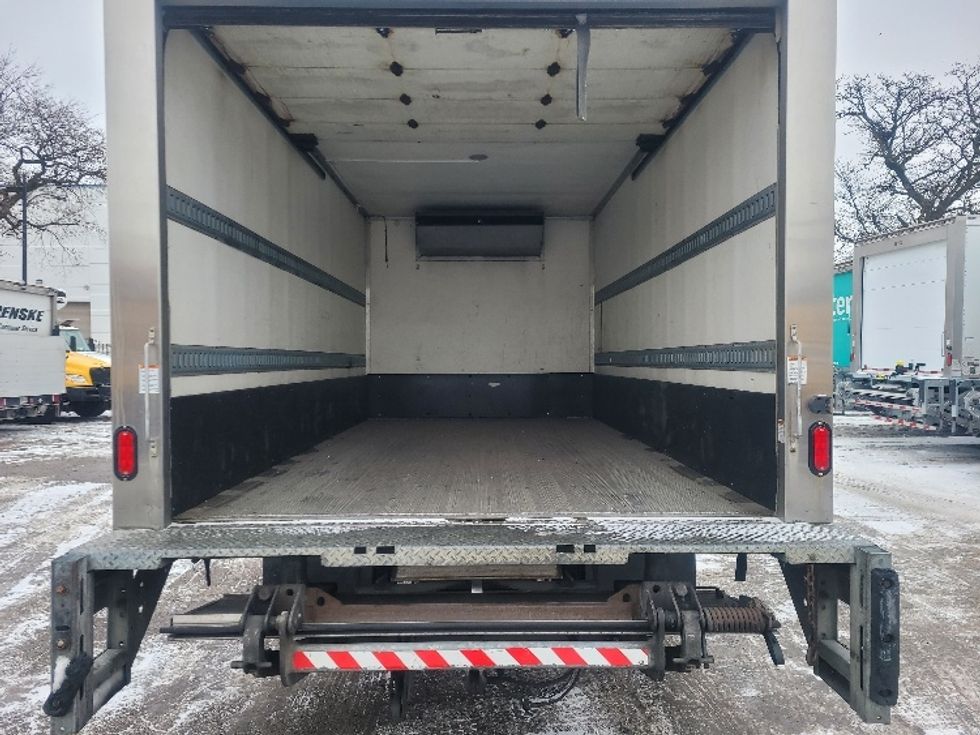 Refrigerated Truck-Light and Medium Duty Trucks-Isuzu-2019-NRR-Chicago (Melrose Park)-IL-133,579\n\t\tmiles-$ 50,250 - Image 10