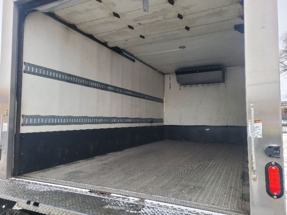 Refrigerated Truck-Light and Medium Duty Trucks-Isuzu-2019-NRR-Chicago (Melrose Park)-IL-133,579\n\t\tmiles-$ 50,250 - Image 11