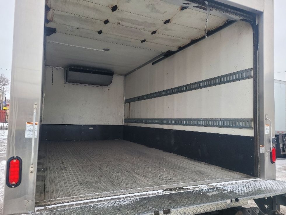 Refrigerated Truck-Light and Medium Duty Trucks-Isuzu-2019-NRR-Chicago (Melrose Park)-IL-133,579\n\t\tmiles-$ 50,250 - Image 12