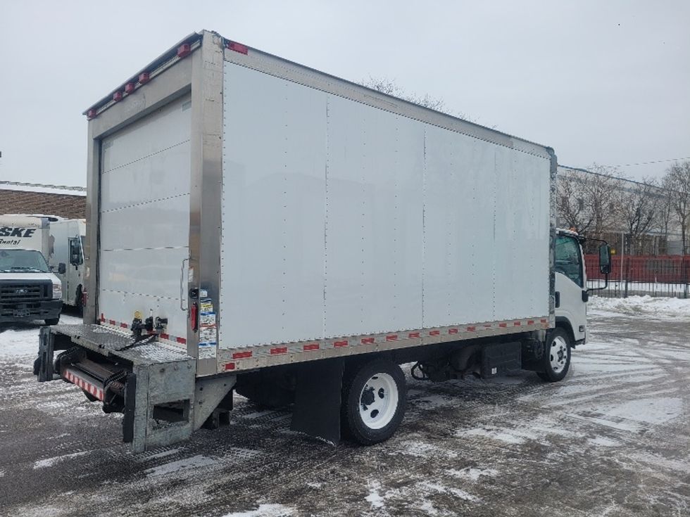Refrigerated Truck-Light and Medium Duty Trucks-Isuzu-2019-NRR-Chicago (Melrose Park)-IL-133,579\n\t\tmiles-$ 50,250 - Image 13