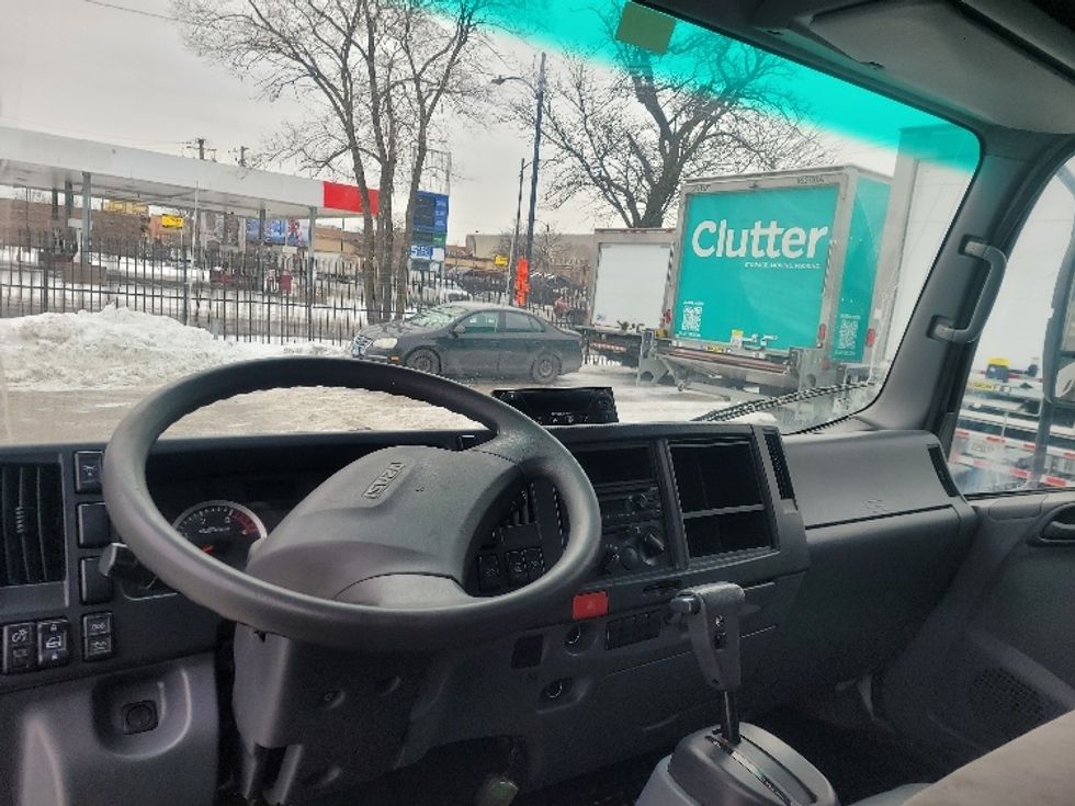 Refrigerated Truck-Light and Medium Duty Trucks-Isuzu-2019-NRR-Chicago (Melrose Park)-IL-133,579\n\t\tmiles-$ 50,250 - Image 18