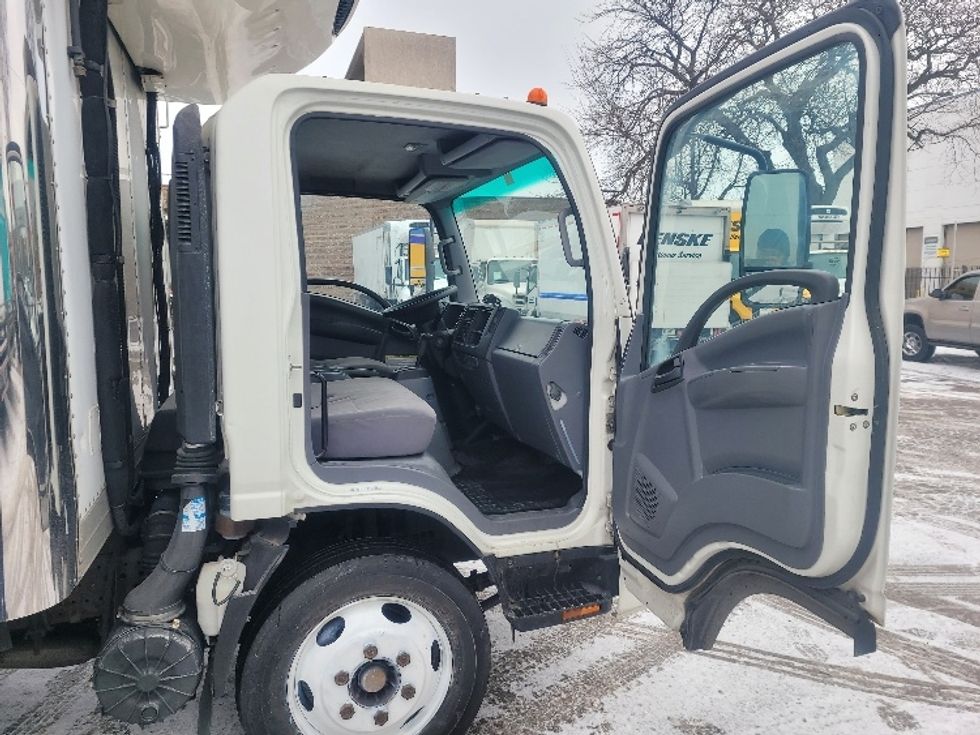 Refrigerated Truck-Light and Medium Duty Trucks-Isuzu-2019-NRR-Chicago (Melrose Park)-IL-133,579\n\t\tmiles-$ 50,250 - Image 20