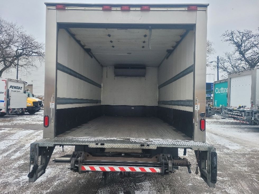 Refrigerated Truck-Light and Medium Duty Trucks-Isuzu-2019-NRR-Chicago (Melrose Park)-IL-133,579\n\t\tmiles-$ 50,250 - Image 8