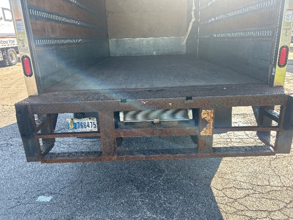 Refrigerated Truck-Light and Medium Duty Trucks-Isuzu-2019-NRR-Chicago (Melrose Park)-IL-98,438\n\t\tmiles-$ 48,500 - Image 10