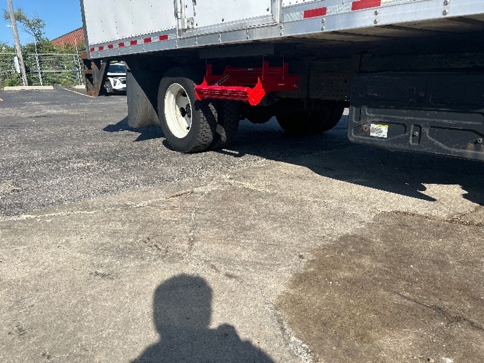 Refrigerated Truck-Light and Medium Duty Trucks-Isuzu-2019-NRR-Chicago (Melrose Park)-IL-98,438\n\t\tmiles-$ 48,500 - Image 14
