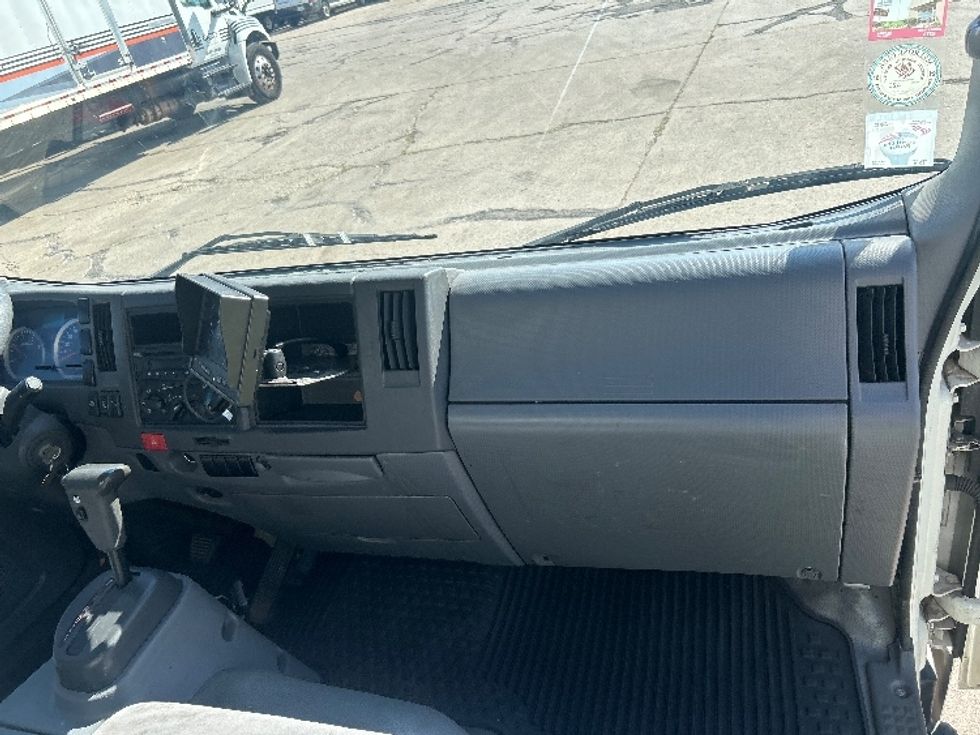 Refrigerated Truck-Light and Medium Duty Trucks-Isuzu-2019-NRR-Chicago (Melrose Park)-IL-98,438\n\t\tmiles-$ 48,500 - Image 21