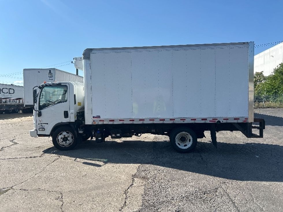Refrigerated Truck-Light and Medium Duty Trucks-Isuzu-2019-NRR-Chicago (Melrose Park)-IL-98,438\n\t\tmiles-$ 48,500 - Image 4