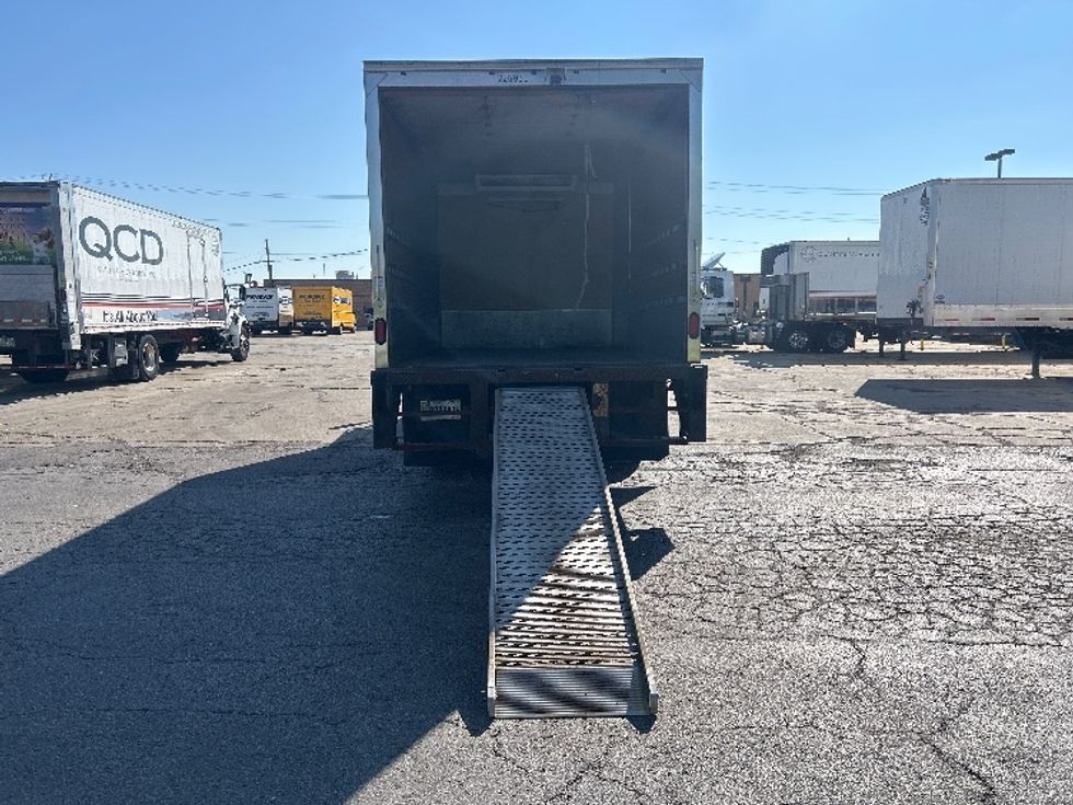 Refrigerated Truck-Light and Medium Duty Trucks-Isuzu-2019-NRR-Chicago (Melrose Park)-IL-98,438\n\t\tmiles-$ 48,500 - Image 9