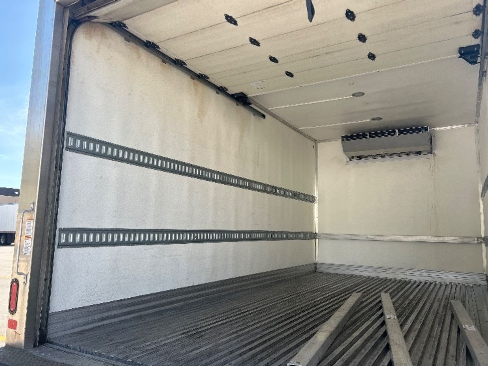 Refrigerated Truck-Light and Medium Duty Trucks-Isuzu-2019-NRR-Delta-BC-27,789\n\t\tkm-$ 82,250 - Image 11