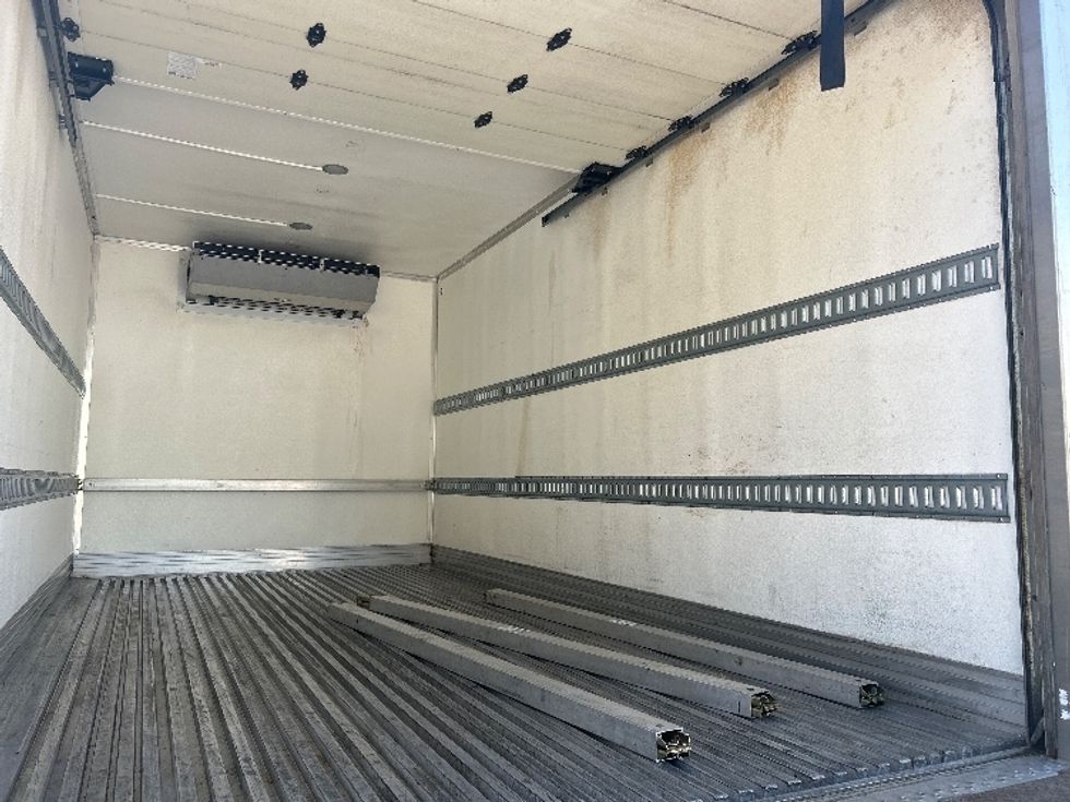 Refrigerated Truck-Light and Medium Duty Trucks-Isuzu-2019-NRR-Delta-BC-27,789\n\t\tkm-$ 82,250 - Image 12