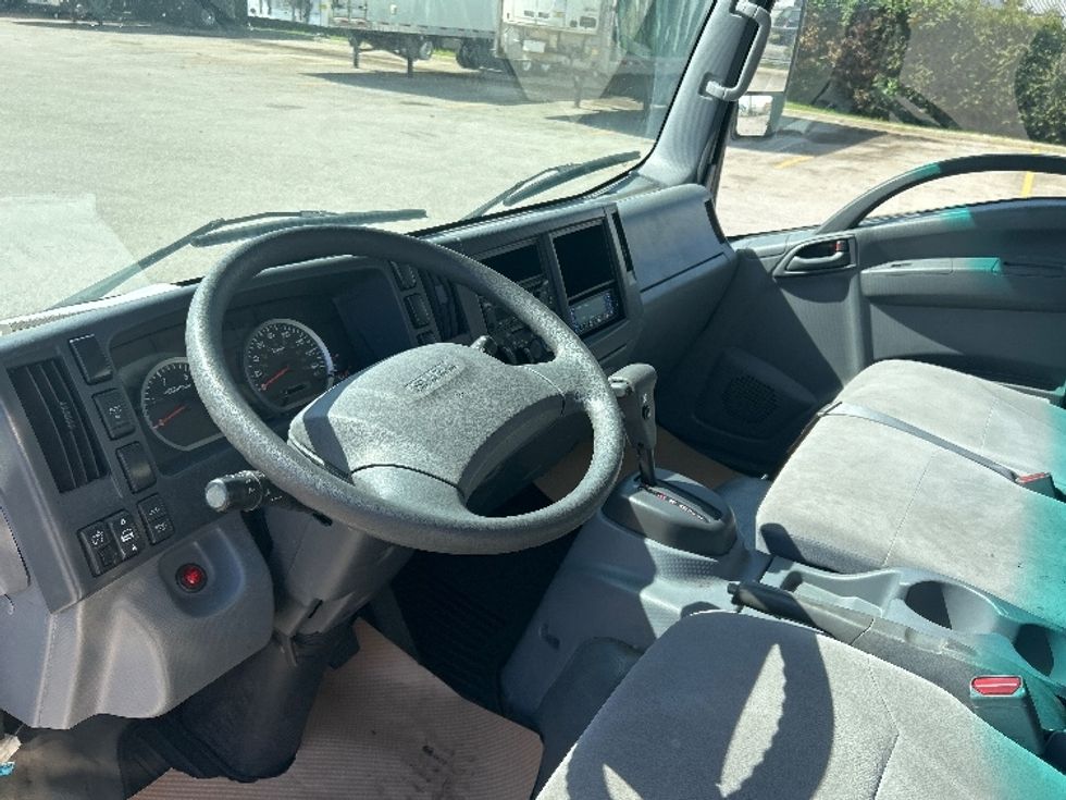 Refrigerated Truck-Light and Medium Duty Trucks-Isuzu-2019-NRR-Delta-BC-27,789\n\t\tkm-$ 82,250 - Image 17
