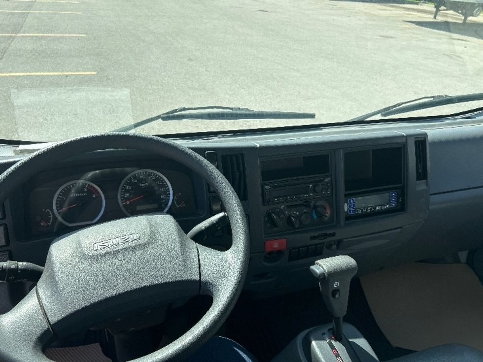 Refrigerated Truck-Light and Medium Duty Trucks-Isuzu-2019-NRR-Delta-BC-27,789\n\t\tkm-$ 82,250 - Image 18