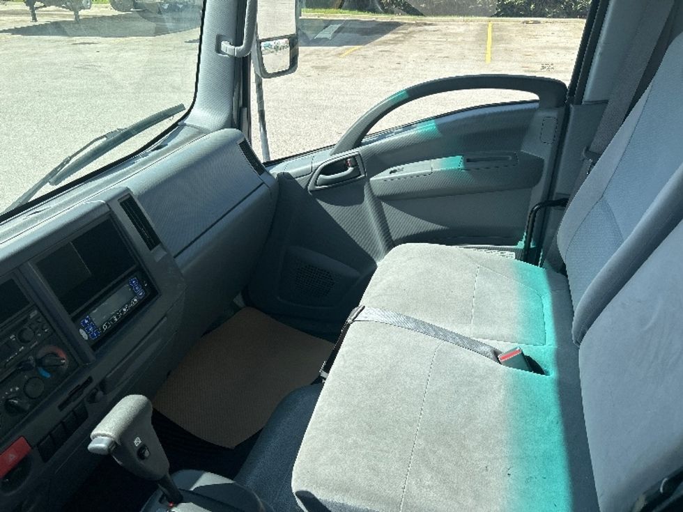 Refrigerated Truck-Light and Medium Duty Trucks-Isuzu-2019-NRR-Delta-BC-27,789\n\t\tkm-$ 82,250 - Image 19