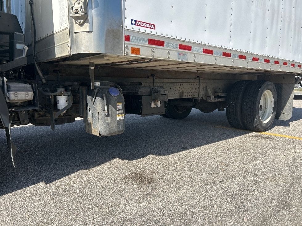 Refrigerated Truck-Light and Medium Duty Trucks-Isuzu-2019-NRR-Delta-BC-27,789\n\t\tkm-$ 82,250 - Image 5
