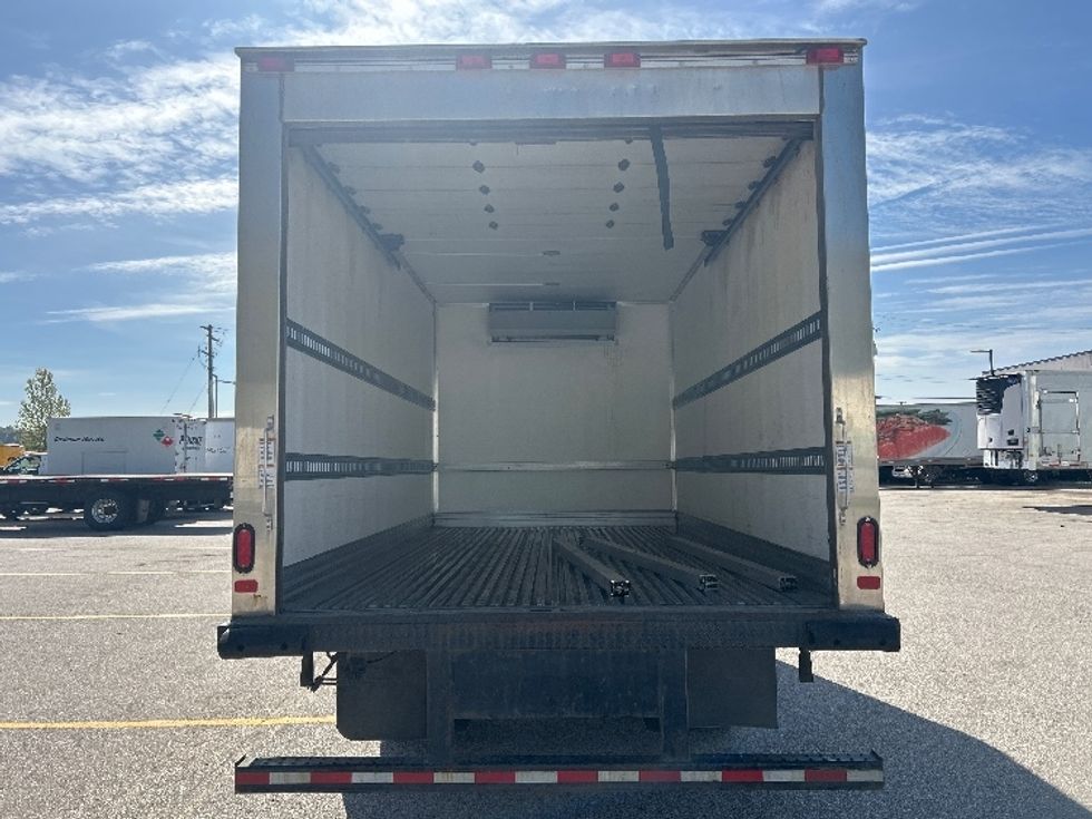 Refrigerated Truck-Light and Medium Duty Trucks-Isuzu-2019-NRR-Delta-BC-27,789\n\t\tkm-$ 82,250 - Image 9