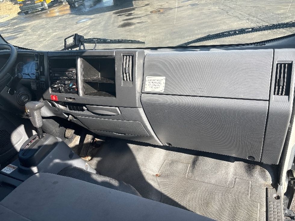 Refrigerated Truck-Light and Medium Duty Trucks-Isuzu-2019-NRR-East Chicago-IN-141,607\n\t\tmiles-$ 51,000 - Image 21