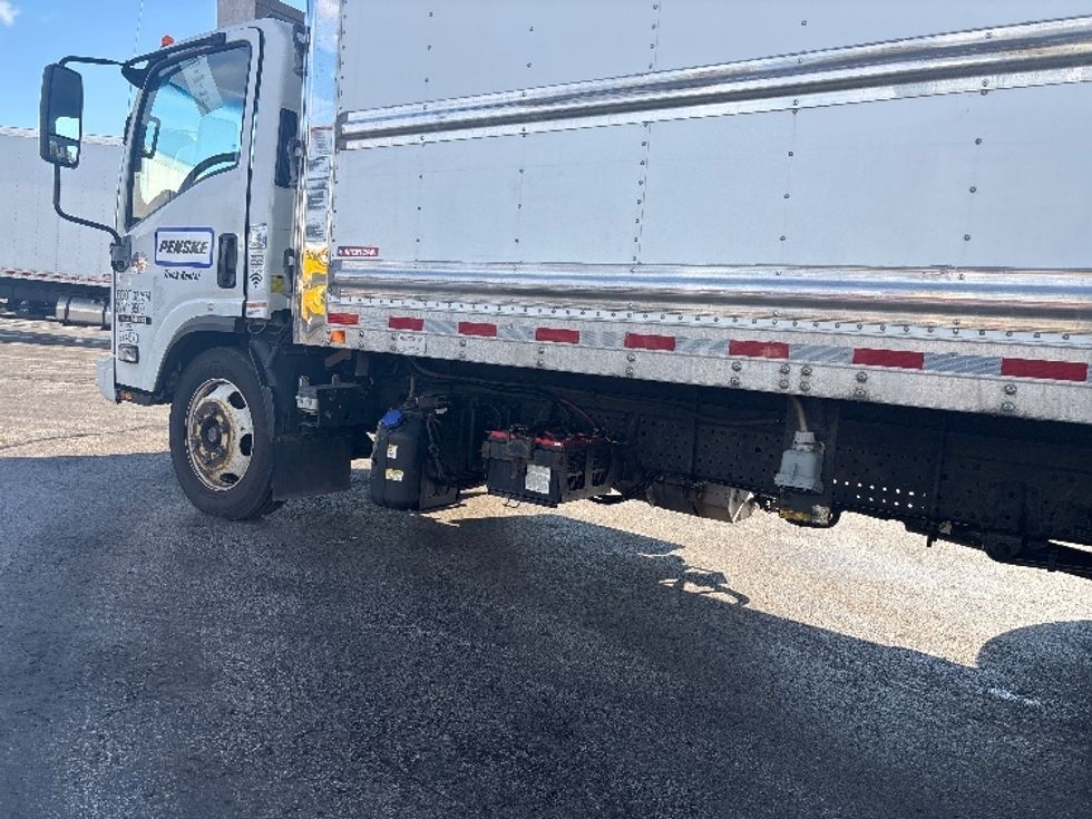 Refrigerated Truck-Light and Medium Duty Trucks-Isuzu-2019-NRR-East Chicago-IN-141,607\n\t\tmiles-$ 51,000 - Image 5