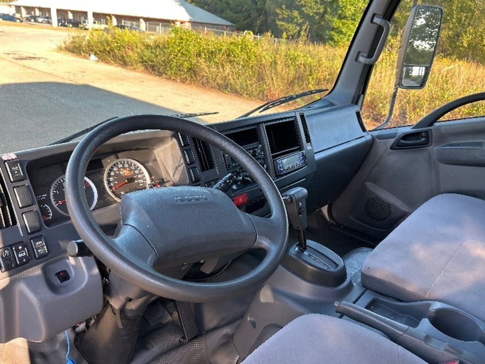 Refrigerated Truck-Light and Medium Duty Trucks-Isuzu-2019-NRR-Homewood-AL-157,034\n\t\tmiles-$ 49,750 - Image 17