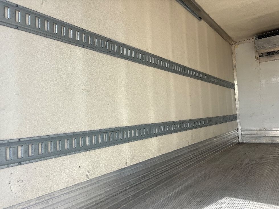 Refrigerated Truck-Light and Medium Duty Trucks-Isuzu-2019-NRR-Houston-TX-128,907\n\t\tmiles-$ 48,000 - Image 11