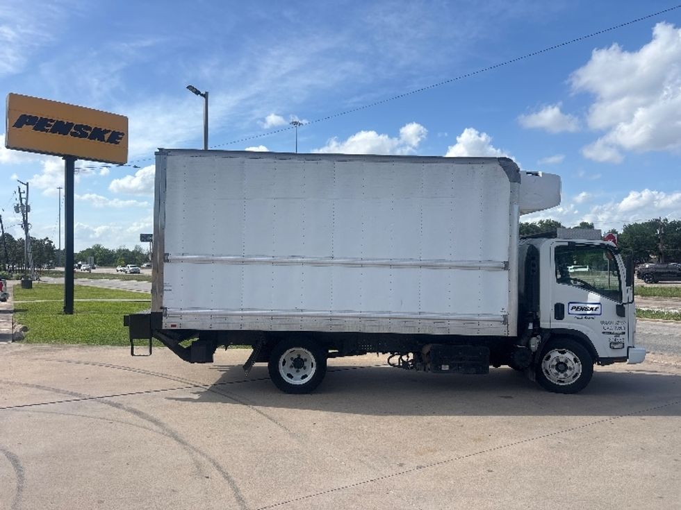 Refrigerated Truck-Light and Medium Duty Trucks-Isuzu-2019-NRR-Houston-TX-128,907\n\t\tmiles-$ 48,000 - Image 15