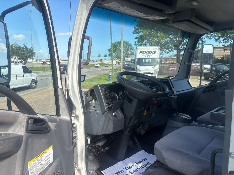 Refrigerated Truck-Light and Medium Duty Trucks-Isuzu-2019-NRR-Houston-TX-128,907\n\t\tmiles-$ 48,000 - Image 16