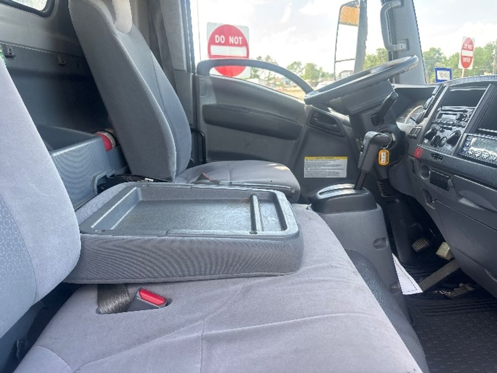 Refrigerated Truck-Light and Medium Duty Trucks-Isuzu-2019-NRR-Houston-TX-128,907\n\t\tmiles-$ 48,000 - Image 21