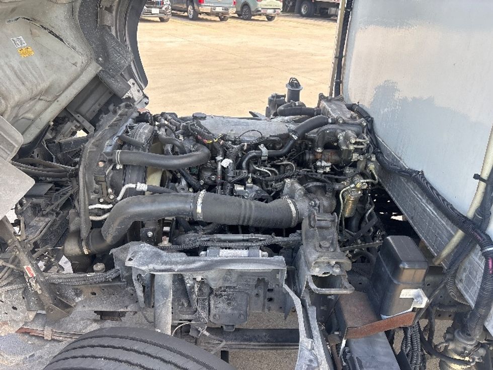 Refrigerated Truck-Light and Medium Duty Trucks-Isuzu-2019-NRR-Houston-TX-128,907\n\t\tmiles-$ 48,000 - Image 22