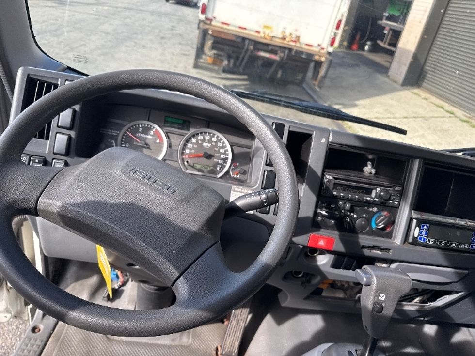 Refrigerated Truck-Light and Medium Duty Trucks-Isuzu-2019-NRR-Jamaica-NY-135,807\n\t\tmiles-$ 47,250 - Image 18