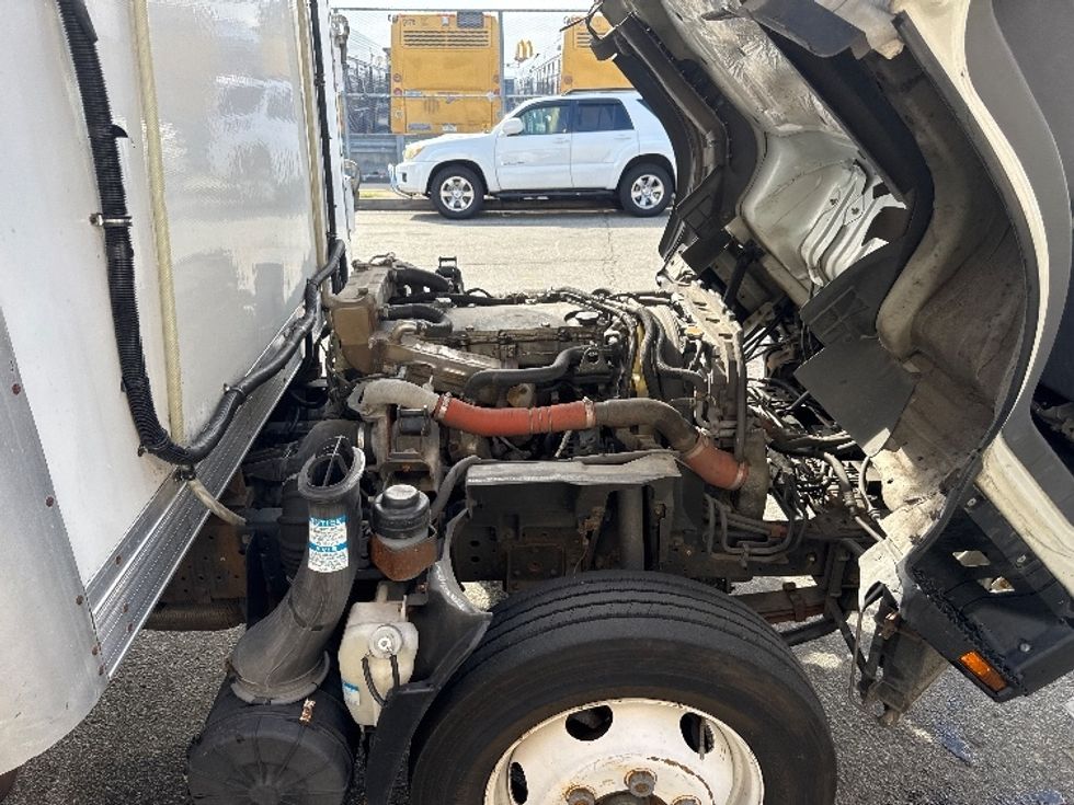 Refrigerated Truck-Light and Medium Duty Trucks-Isuzu-2019-NRR-Jamaica-NY-135,807\n\t\tmiles-$ 47,250 - Image 23
