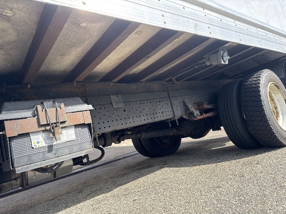 Refrigerated Truck-Light and Medium Duty Trucks-Isuzu-2019-NRR-Jamaica-NY-135,807\n\t\tmiles-$ 47,250 - Image 5