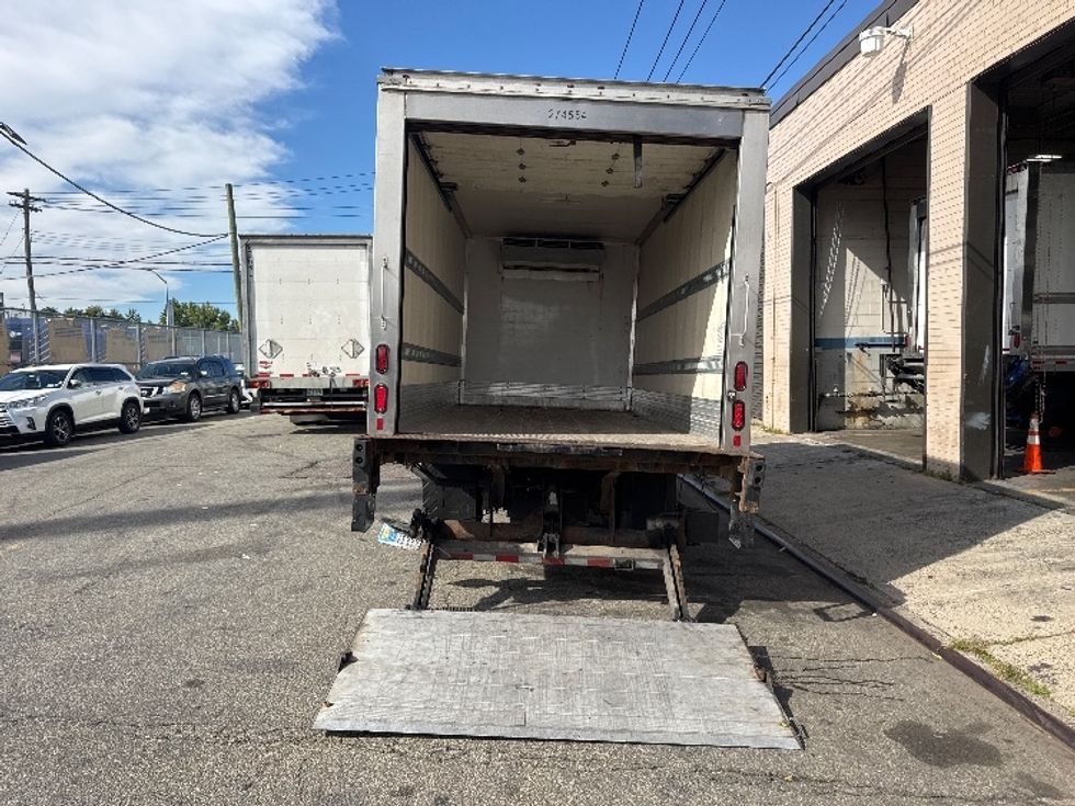 Refrigerated Truck-Light and Medium Duty Trucks-Isuzu-2019-NRR-Jamaica-NY-135,807\n\t\tmiles-$ 47,250 - Image 9