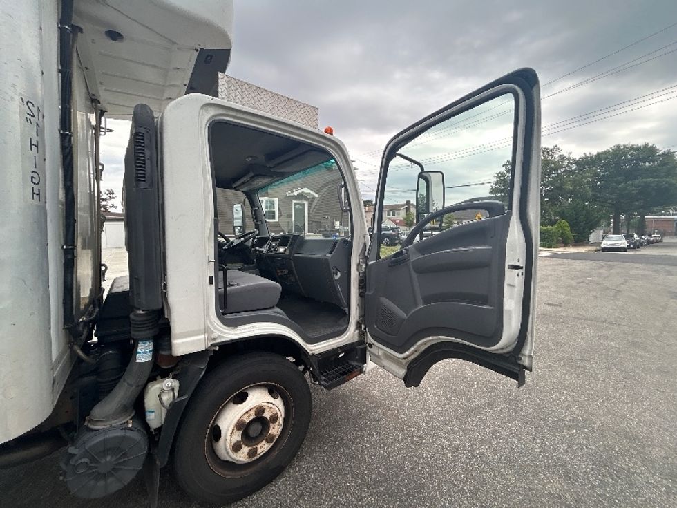 Refrigerated Truck-Light and Medium Duty Trucks-Isuzu-2019-NRR-Jamaica-NY-154,188\n\t\tmiles-$ 47,250 - Image 20