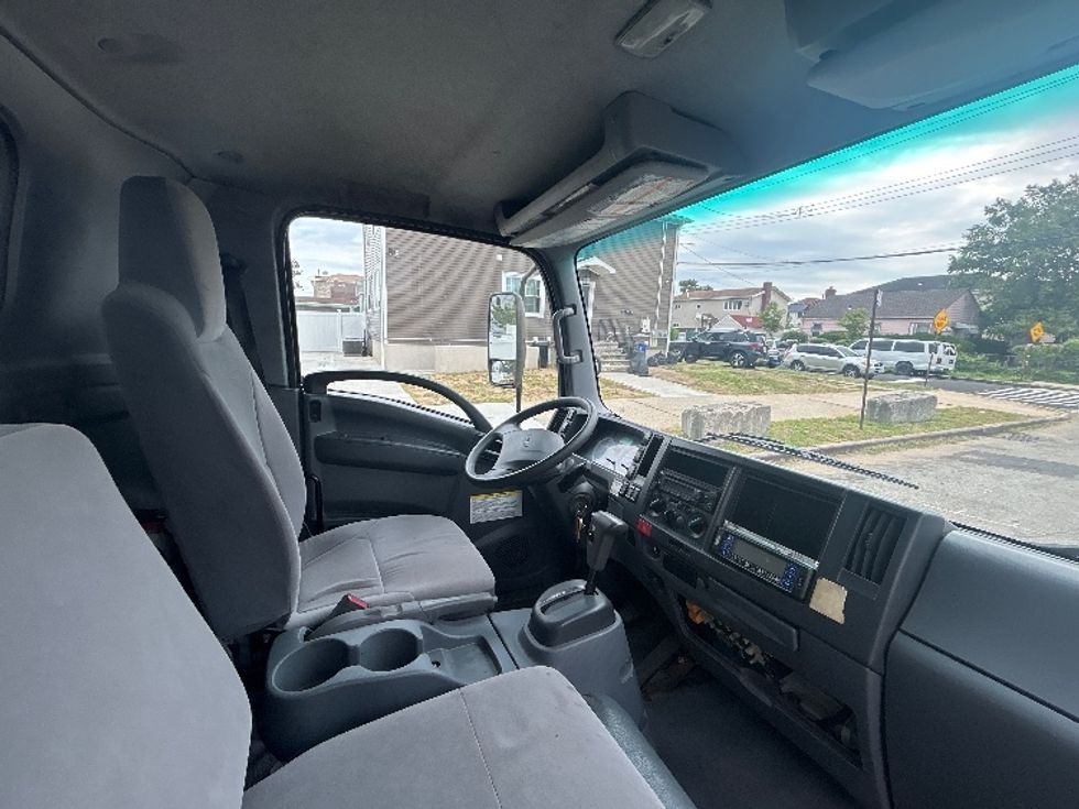Refrigerated Truck-Light and Medium Duty Trucks-Isuzu-2019-NRR-Jamaica-NY-154,188\n\t\tmiles-$ 47,250 - Image 22