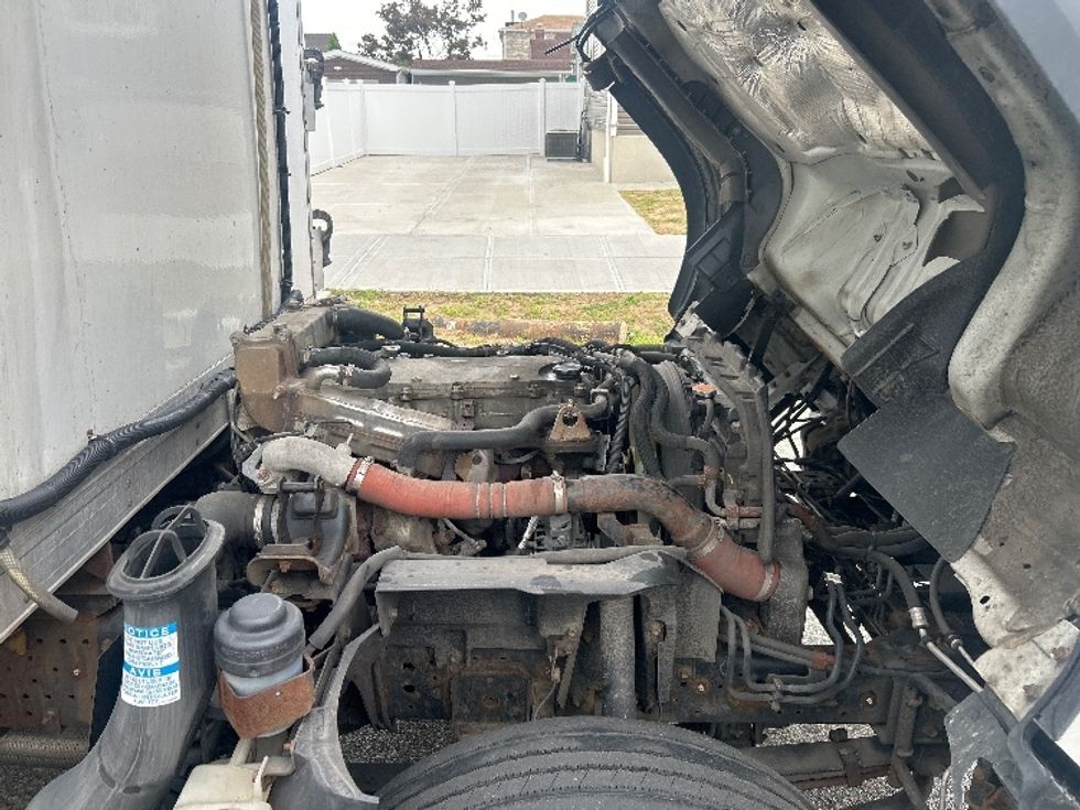 Refrigerated Truck-Light and Medium Duty Trucks-Isuzu-2019-NRR-Jamaica-NY-154,188\n\t\tmiles-$ 47,250 - Image 23