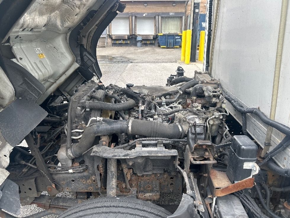 Refrigerated Truck-Light and Medium Duty Trucks-Isuzu-2019-NRR-Jamaica-NY-154,188\n\t\tmiles-$ 47,250 - Image 24