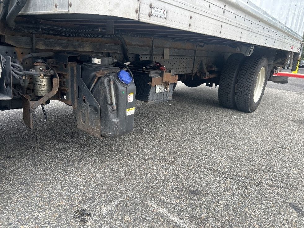 Refrigerated Truck-Light and Medium Duty Trucks-Isuzu-2019-NRR-Jamaica-NY-154,188\n\t\tmiles-$ 47,250 - Image 5
