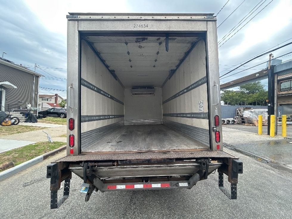 Refrigerated Truck-Light and Medium Duty Trucks-Isuzu-2019-NRR-Jamaica-NY-154,188\n\t\tmiles-$ 47,250 - Image 8